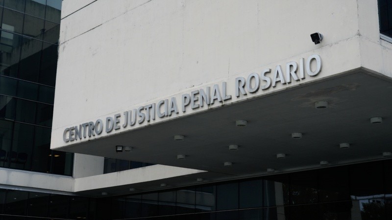 La joven fue una de las primeras en declarar durante el juicio.