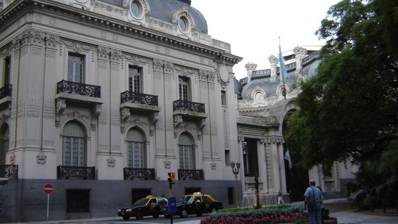 Cancillería podrá advertir cuando considere que una actividad puede afectar la política exterior.