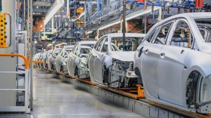 Las importaciones de bienes de capital productivo se desplomaron 10,6%, en el segundo trimestre, contra el mismo período del año pasado, y registró una caída interanual, por segundo trimestre consecutivo.