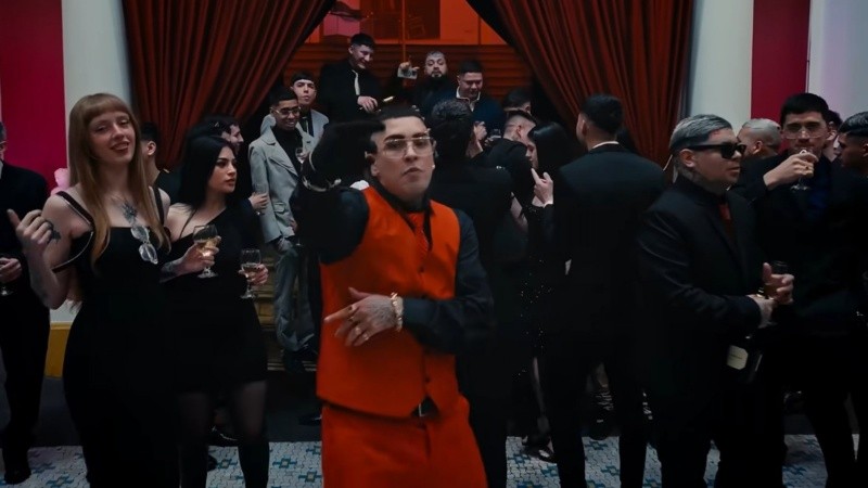 Callejero Fino, en su último videoclip.