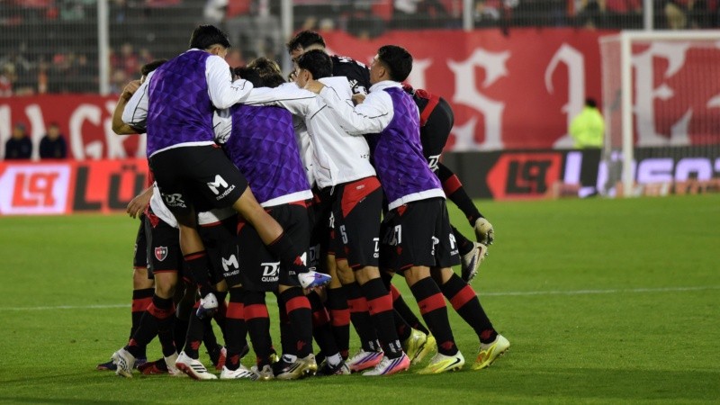 Newell's celebró en el final ante Vélez (Fotobaires).