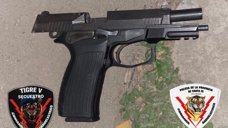 El arma secuestrada en el procedimiento en la zona oeste.