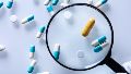 La farmacovigilancia permite seguir evaluando la seguridad de los tratamientos una vez que comienzan a utilizarse en la población.