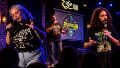 Painkiller combina stand up, música y humor metalero de la mano de Aye Tossi, Roque Russo y Sergio Ramadán