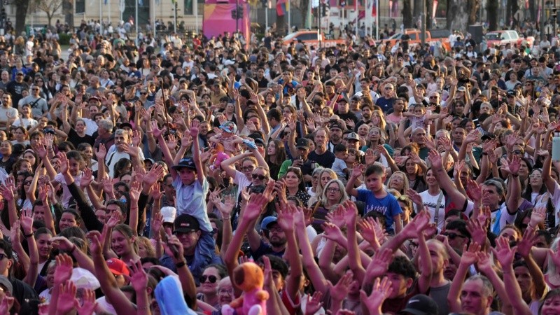 El festejo de primavera de FM Vida copó el Fan Fest de los Suramericanos 2026.