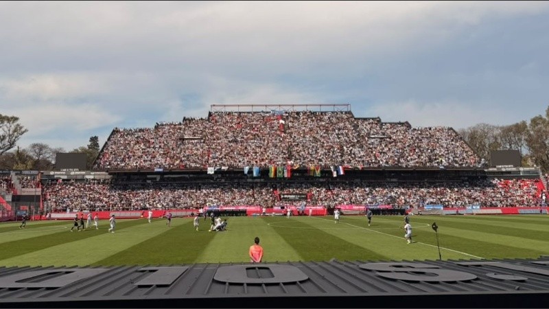 Una postal del Coloso repleto para ver a la selección de fútbol.