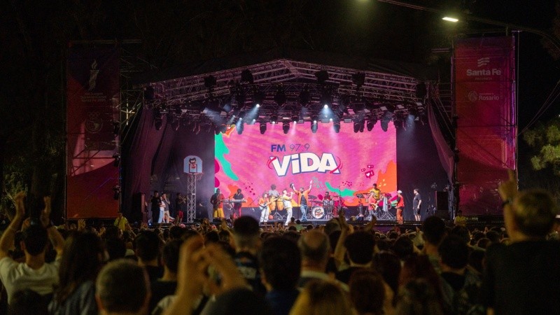 El fiestón de FM Vida fue una locura de gente disfrutando en el Parque