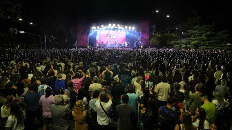 El Parque estuvo estallado este sábado con la fiesta de FM Vida (Alan Monzón/Rosario3)