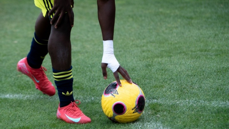 El fútbol se reprograma para este lunes.