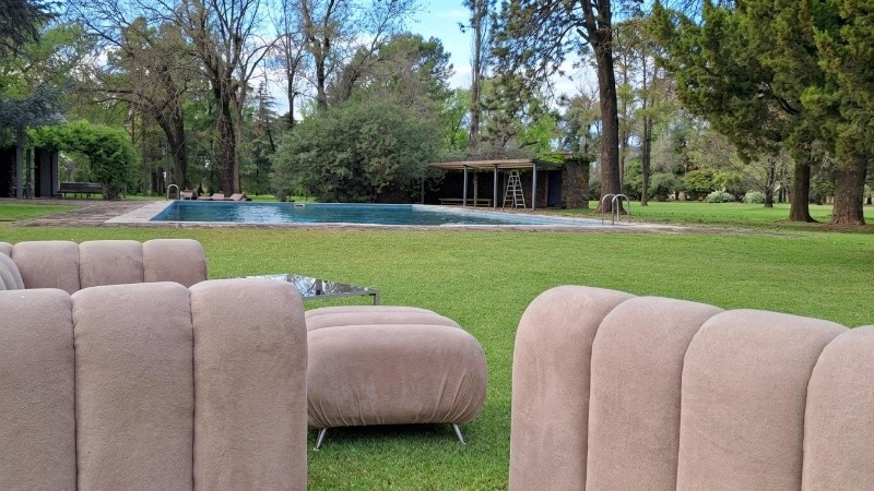 Los jardines de FM Vida en el predio de Televisión Litoral.