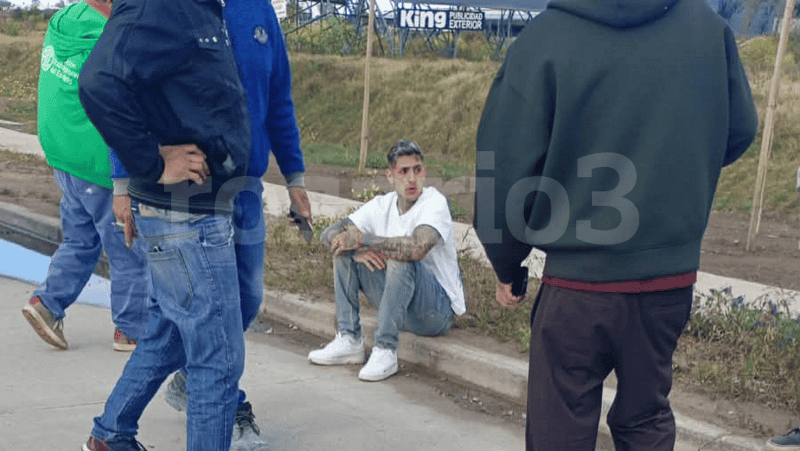 &nbsp;El futbolista en el lugar del hecho.