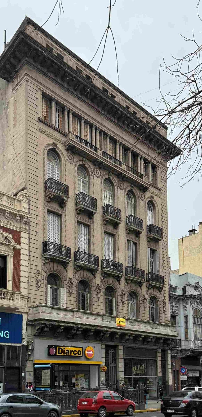 El frente de uno de los departamentos a subastar.&nbsp;