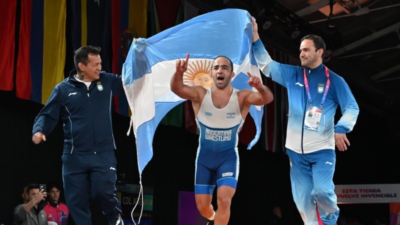 Arsen Julfalakyan se consagró campeón de lucha grecorromana en los Juegos Suramericanos Santa Fe 2026