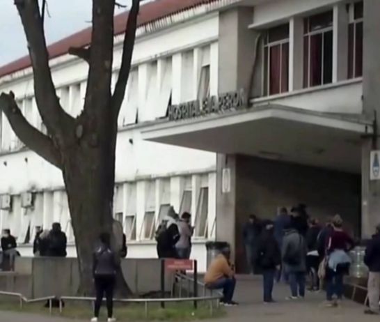 El herido fue trasladado desde su casa del oeste rosarino al Eva Perón.