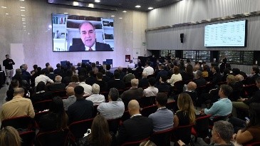 El presidente de la CNV adelantó qué buscan desregular y cuestionó a los agentes de Bolsa frente a las críticas de una regulación sobre cheques.