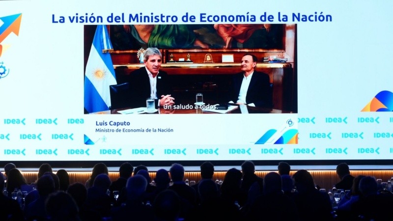 El ministro participó del encuentro de forma virtual.