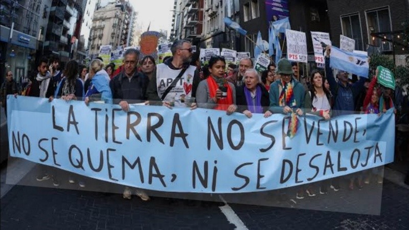 Marcha al Congreso por la Ley de Tierras.