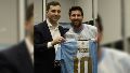 El Monumental se llenó de hinchas, amigos y familia para presenciar los últimos minutos del "10" vestido con la indumentaria celeste y blanca.