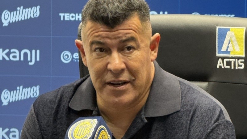 Jorge Almirón se mostró feliz por el rendimiento del equipo.