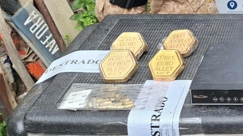 Una imagen de parte del material secuestrado durante la investigación (Prefectura Argentina/La Opinión Austral)