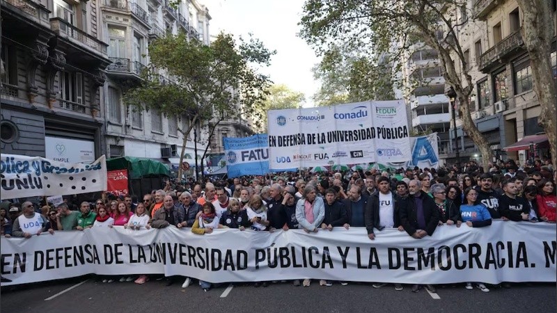 La UBA convoca desde sus redes a marchar al Congreso el próximo jueves.