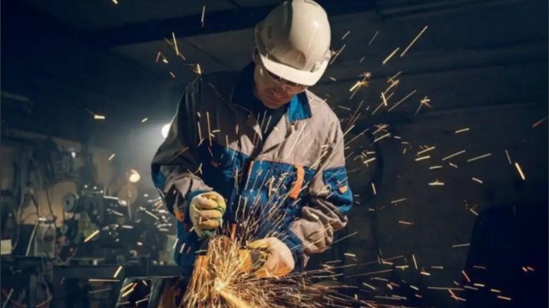 Los productos de metalmecánica, excepto automotores, tuvieron un parate importante, en torno al 64,1%, debido a los menores niveles de producción de maquinaria agropecuaria y de aparatos de uso doméstico.