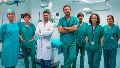 Rodrigo Papa Gobbi (centro) junto al equipo médico del Hospital La Paz de Madrid.