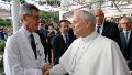 Stefano Margaritora junto al Papa tras darle el alta. (Vatican News)