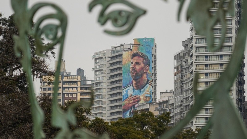 Belgrano en el Monumento y el gran mural de Messi: dos íconos de Rosario (Alan Monzón/Rosario3)