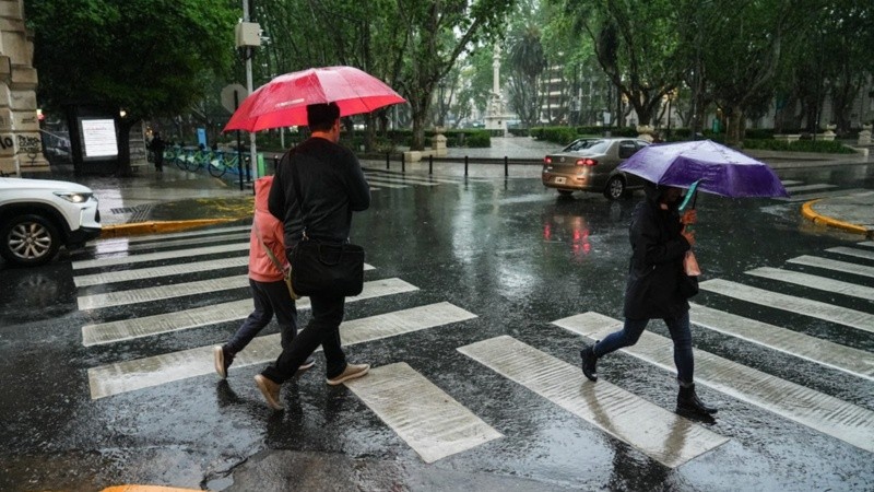 La lluvia complicó la tarde de los rosarinos (Rosario3).