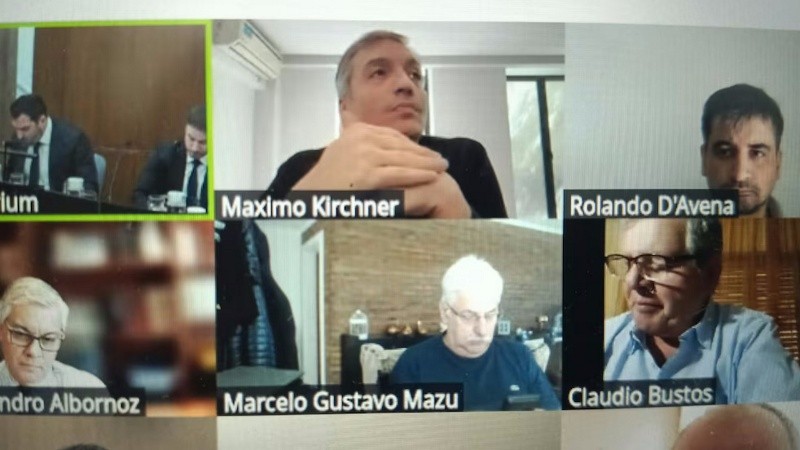 Maximo Kirchner seguía el desarrollo de la audiencia vía Zoom.