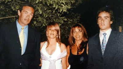 Nora Dalmasso con su marido y sus dos hijos.