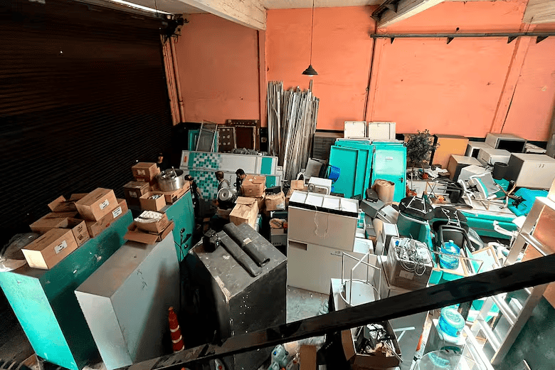 El galpón de Sur Finanzas allanado esta tarde. Foto: La Nació.&nbsp;