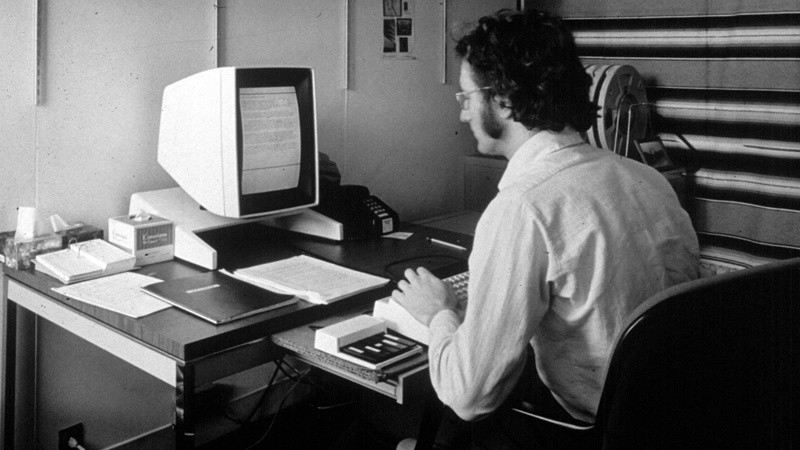 &nbsp;Larry Tesler en Xerox PARC, en los años setenta