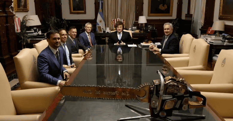 La foto de Javier Milei junto a Peter Thiel en Casa Rosada este miércoles.&nbsp;