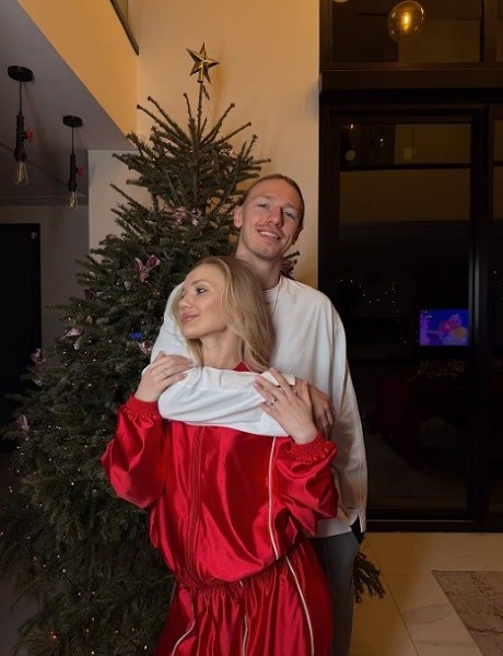 Safonov&nbsp;está casado con la influencer Marina Kondratiuk.