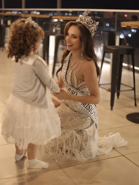 Rogouski combina su carrera en el modelaje con su rol como mamá de una hija (Foto: Instagram @tamara.rogouski).&nbsp;