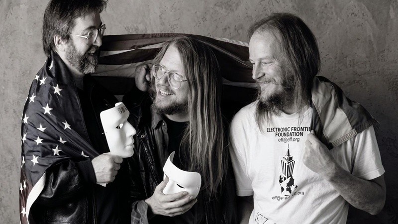 &nbsp;Timothy May, Eric Hughes y John Gilmore, fundadores del movimiento cypherpunk.