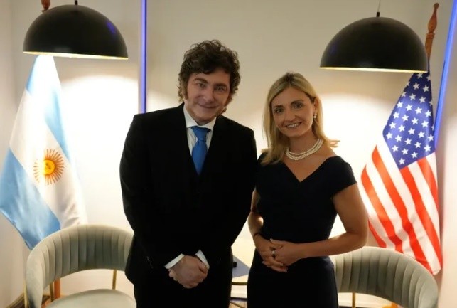 Milei se reunió con Sarah Rogers (Casa Rosada).&nbsp;